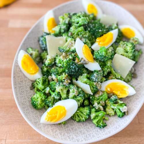 Sauce César allégée et salade de brocoli-œufs